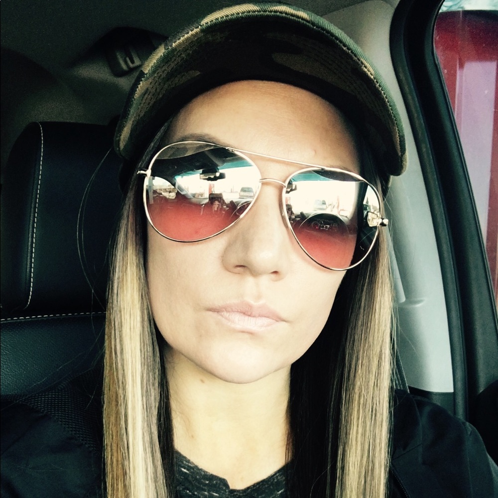 Meet your Posher, Nikole